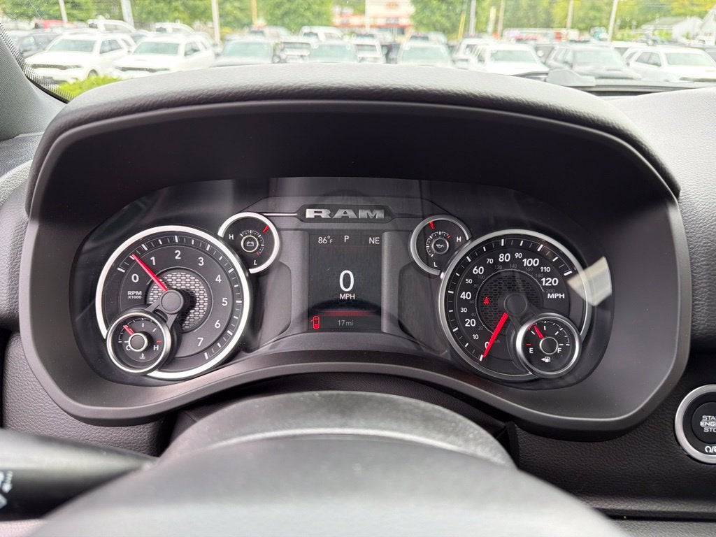 2027 RAM 1500 Big Horn/Lone Star 4D Crew Cab