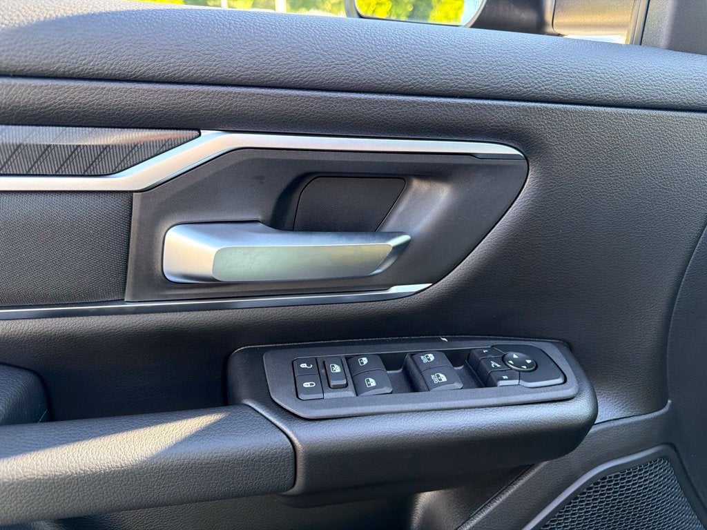 2027 RAM 1500 Big Horn/Lone Star 4D Crew Cab