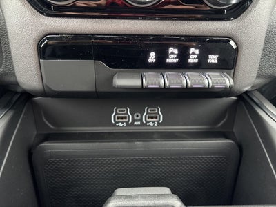 2026 RAM 1500 Express 4D Crew Cab