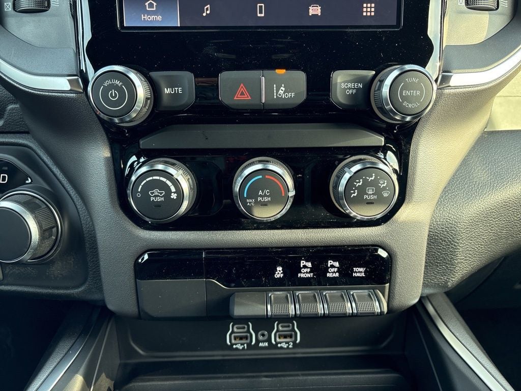 2026 RAM 1500 Express 4D Crew Cab