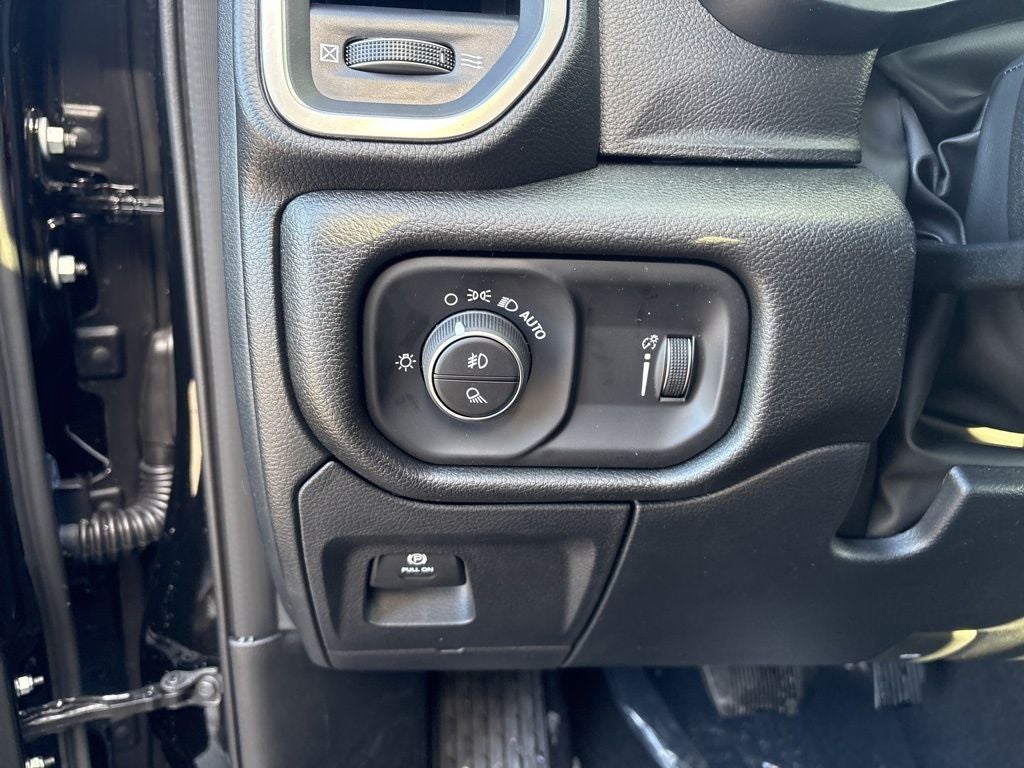 2026 RAM 1500 Express 4D Crew Cab