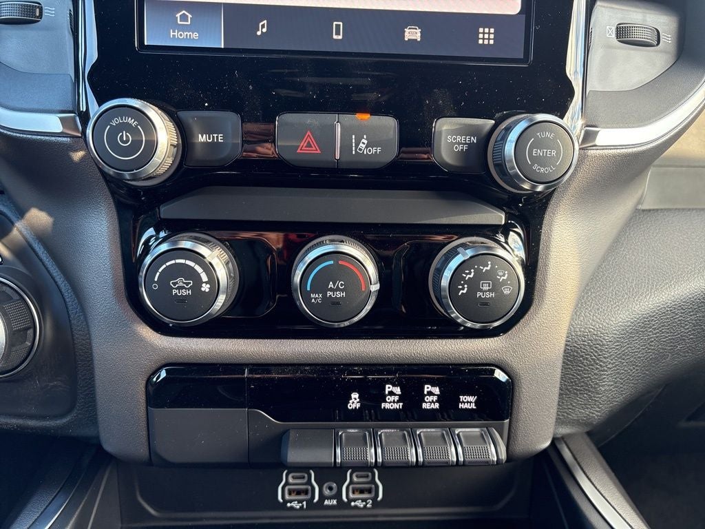 2026 RAM 1500 Express 4D Crew Cab