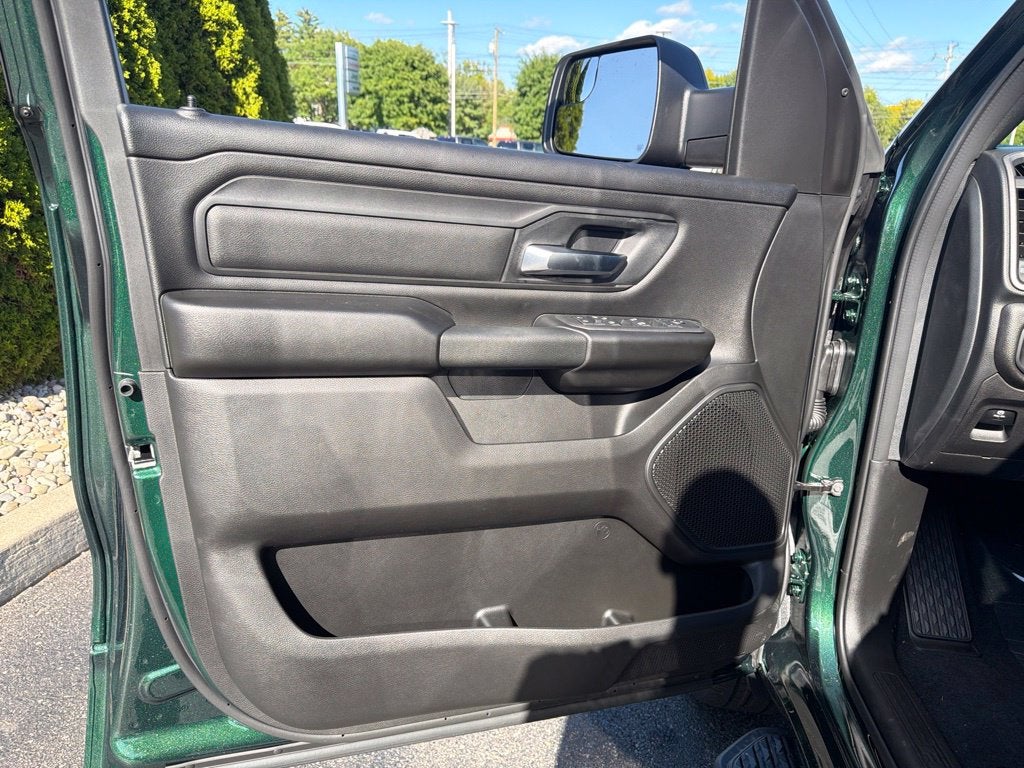 2027 RAM 1500 Express 4D Crew Cab