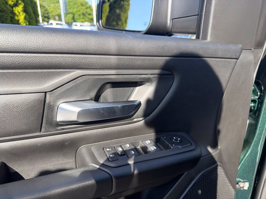 2027 RAM 1500 Express 4D Crew Cab