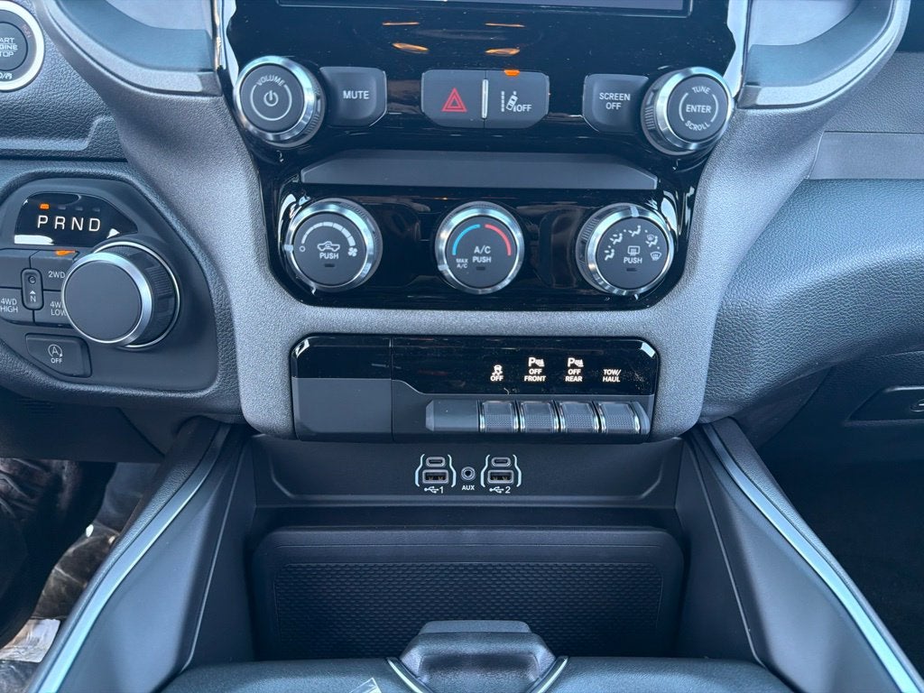 2027 RAM 1500 Express 4D Crew Cab