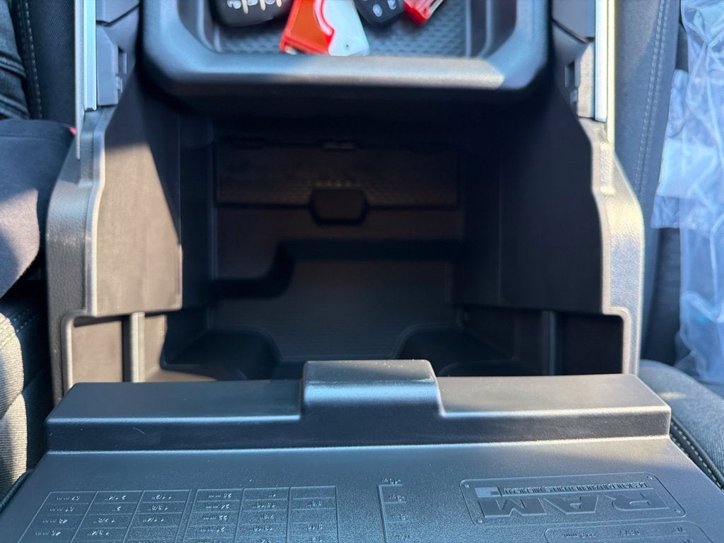 2027 RAM 1500 Express 4D Crew Cab