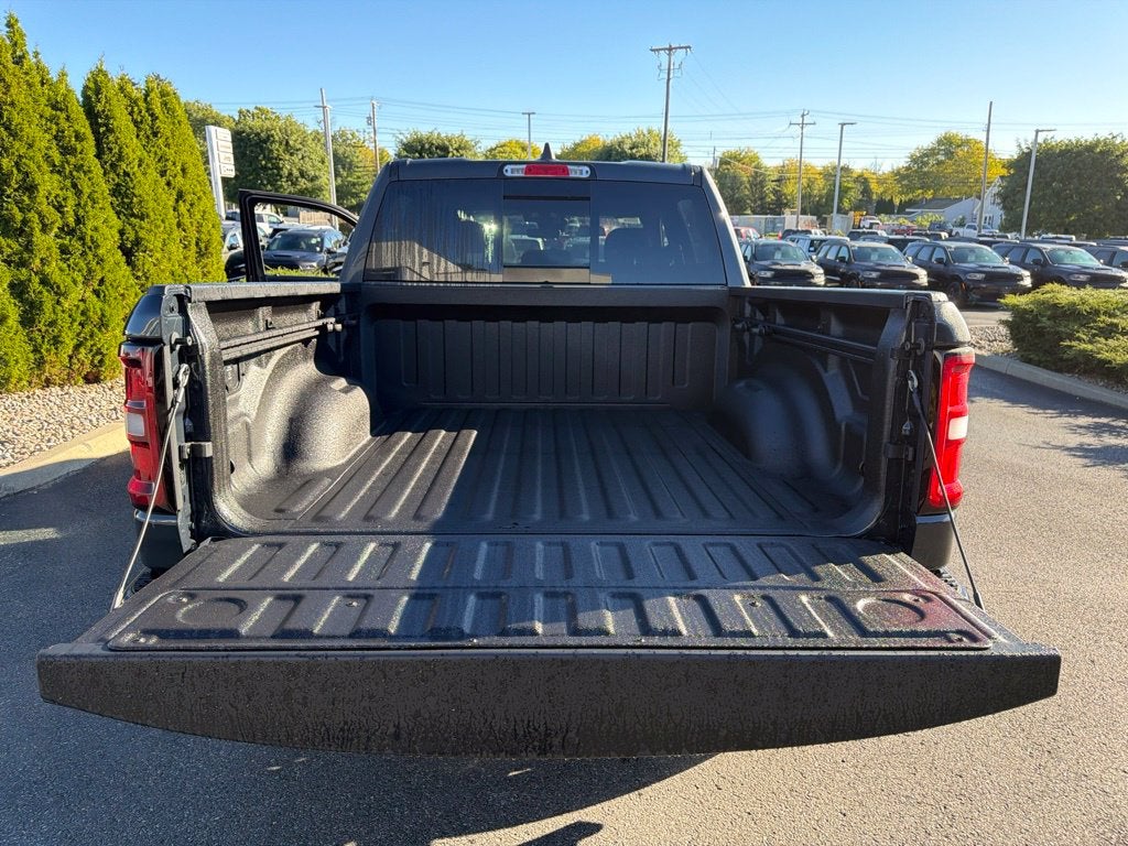 2027 RAM 1500 Express 4D Crew Cab
