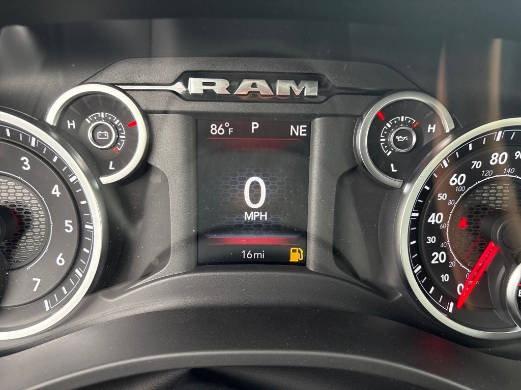 2026 RAM 1500 Express 4D Crew Cab