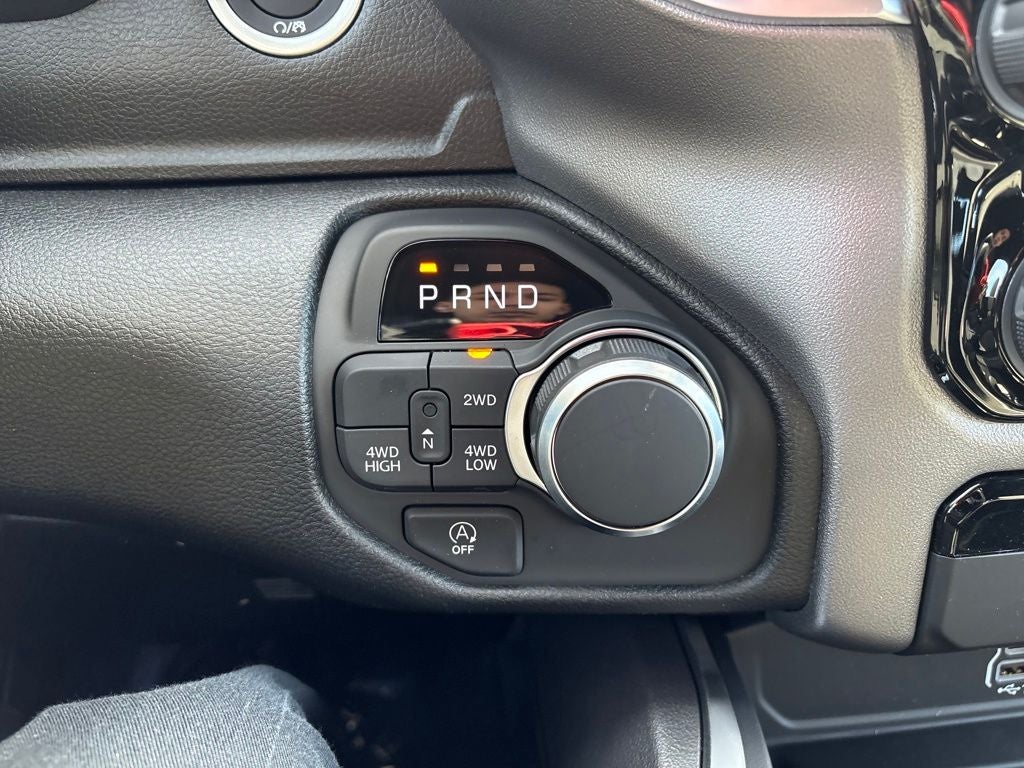 2026 RAM 1500 Express 4D Crew Cab