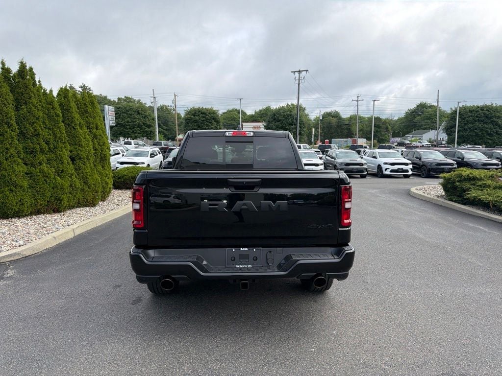2026 RAM 1500 Express 4D Crew Cab