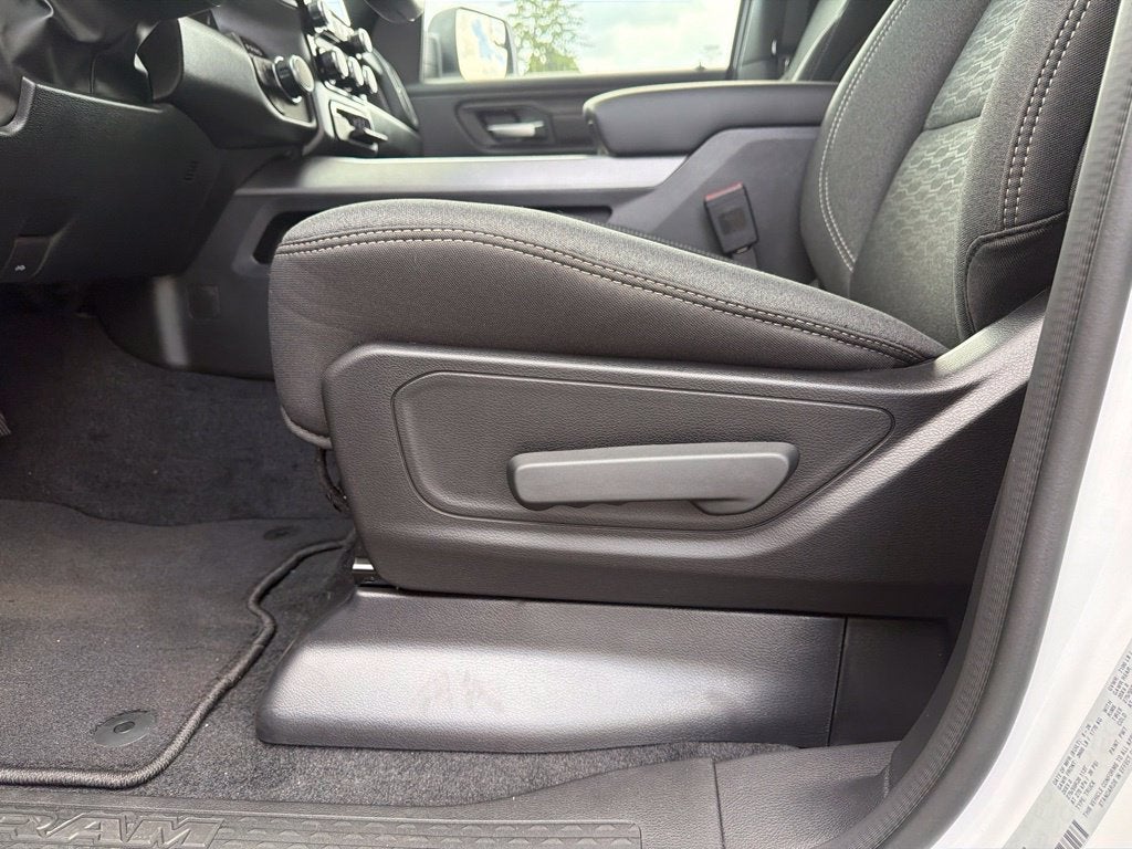 2027 RAM 1500 Express 4D Crew Cab
