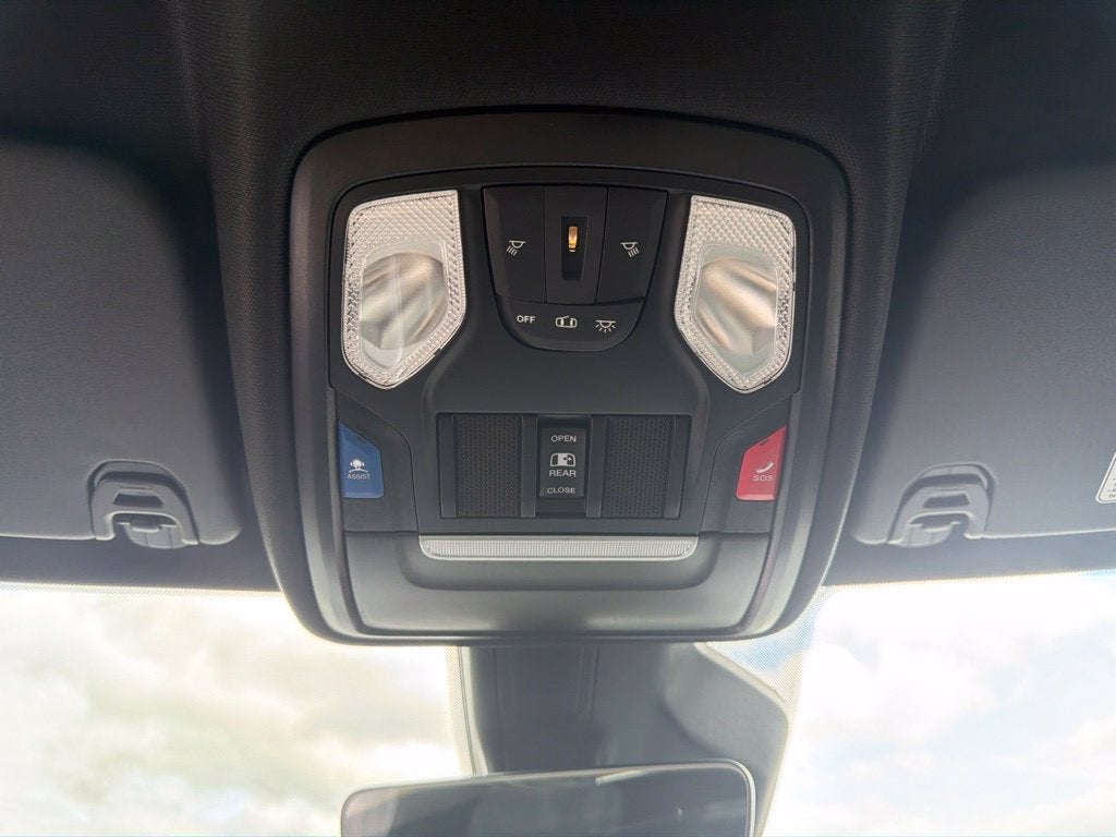 2027 RAM 1500 Express 4D Crew Cab