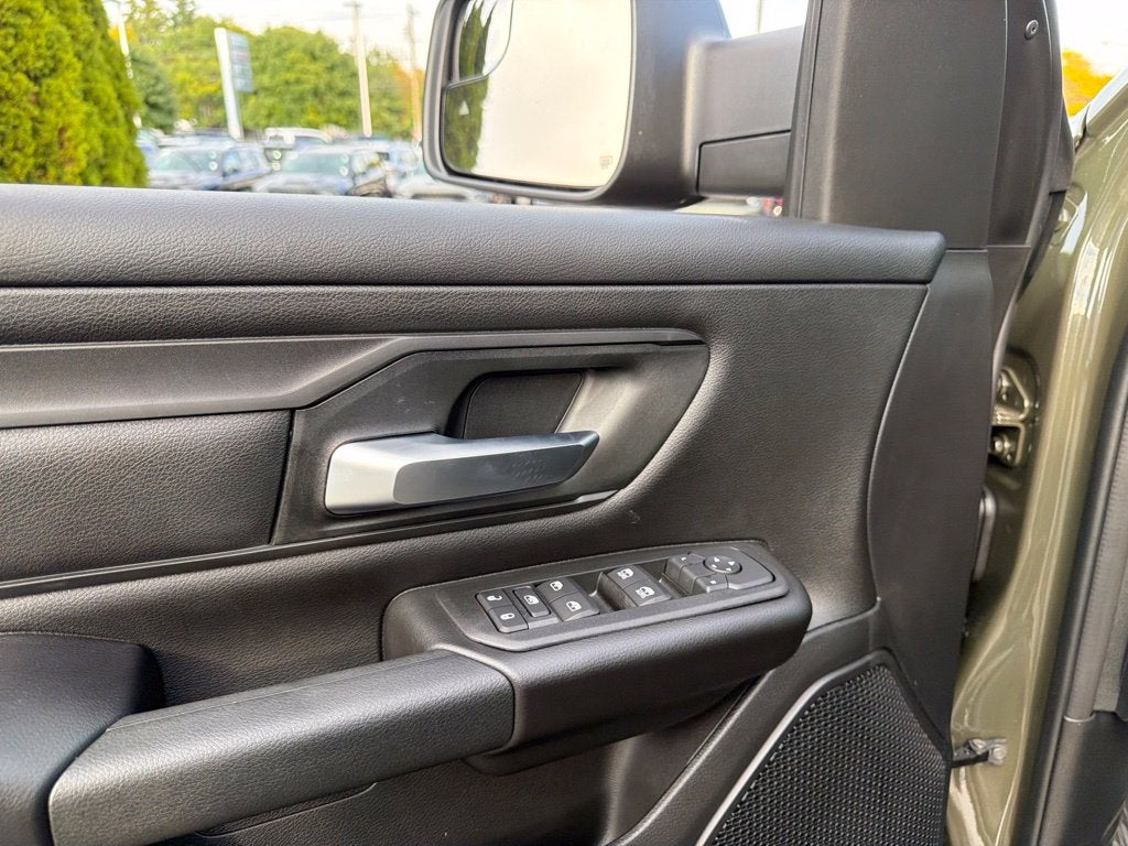 2027 RAM 1500 Express 4D Crew Cab