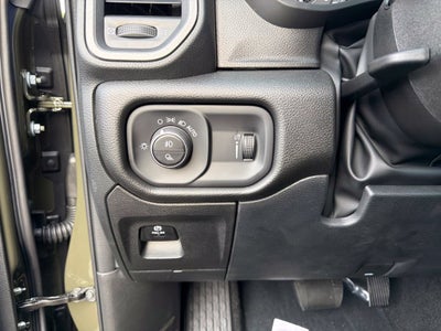 2027 RAM 1500 Express 4D Crew Cab
