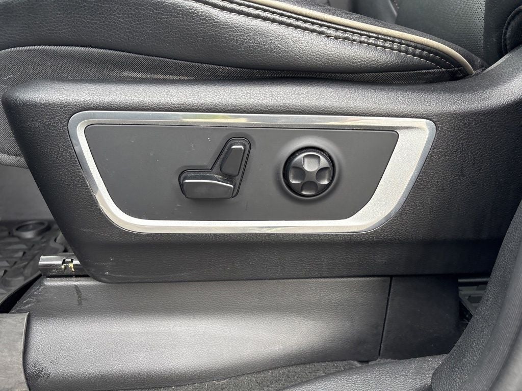 2020 RAM 1500 Laramie 4D Crew Cab