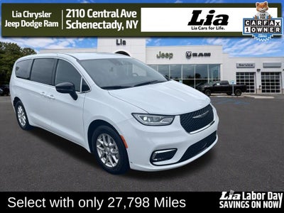 2025 Chrysler Pacifica Select
