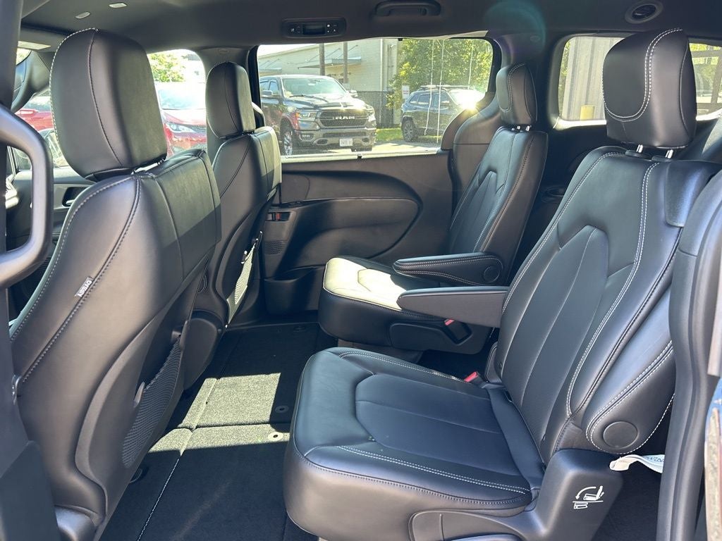 2026 Chrysler Voyager LX