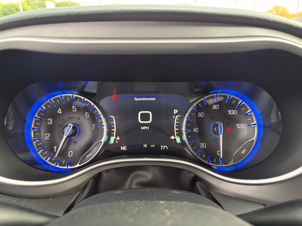 2027 Chrysler Pacifica Select