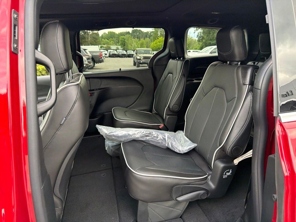 2027 Chrysler Pacifica Limited