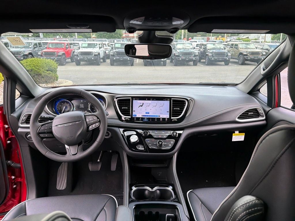 2027 Chrysler Pacifica Limited
