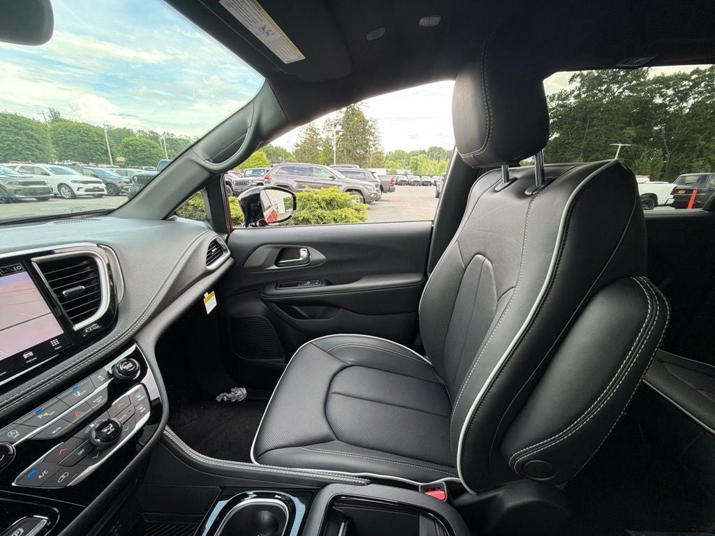 2027 Chrysler Pacifica Limited