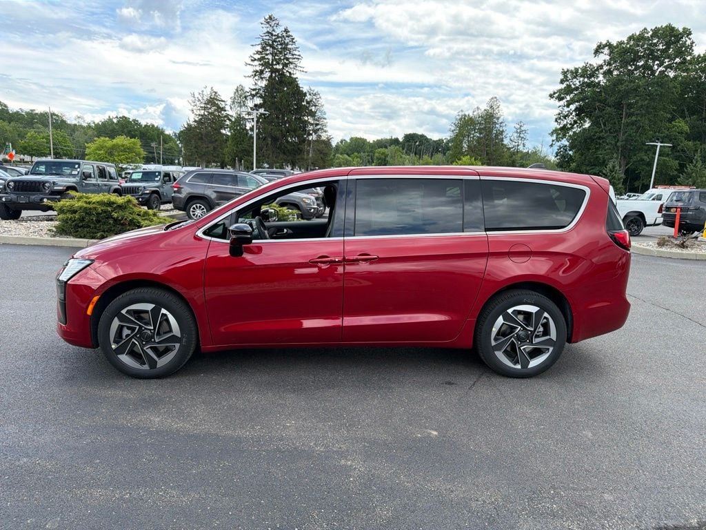 2027 Chrysler Pacifica Limited