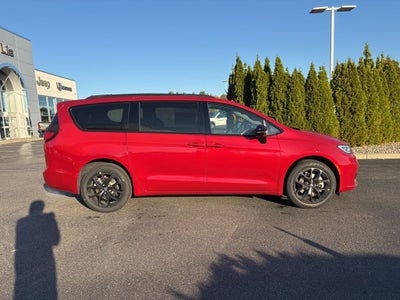 2026 Chrysler Pacifica Limited
