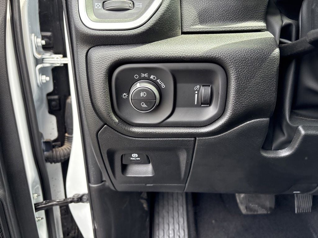 2026 RAM 1500 Express 4D Crew Cab