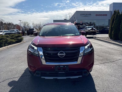 2023 Nissan Pathfinder SL