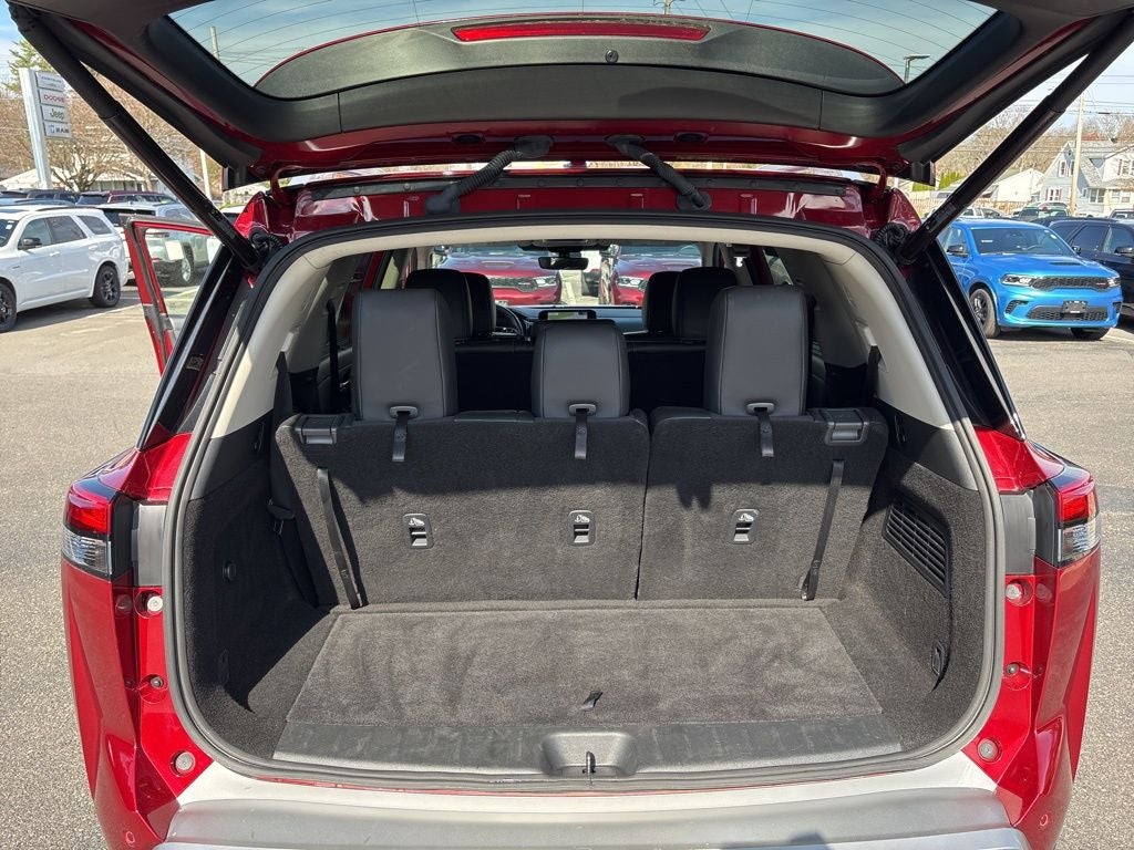 2023 Nissan Pathfinder SL