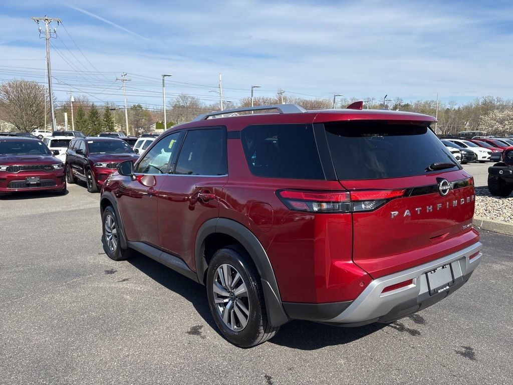 2023 Nissan Pathfinder SL