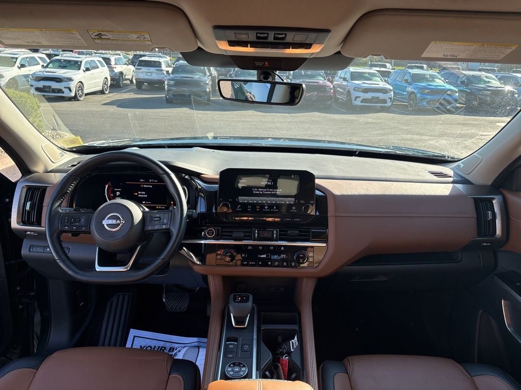 2023 Nissan Pathfinder Platinum