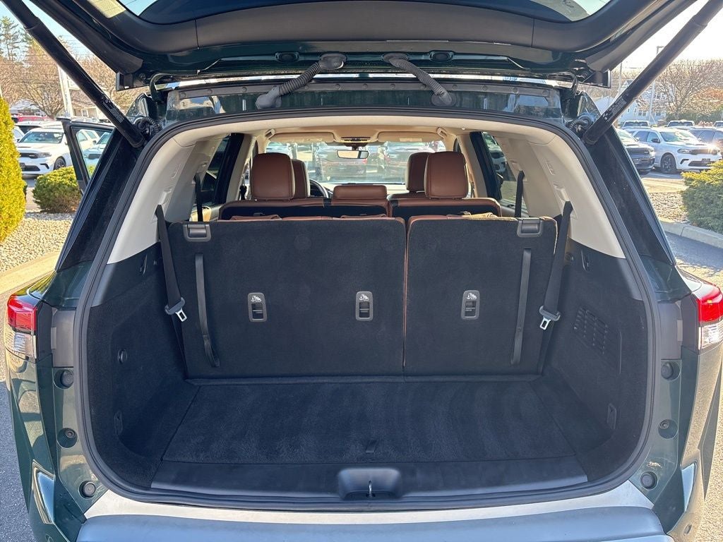 2023 Nissan Pathfinder Platinum