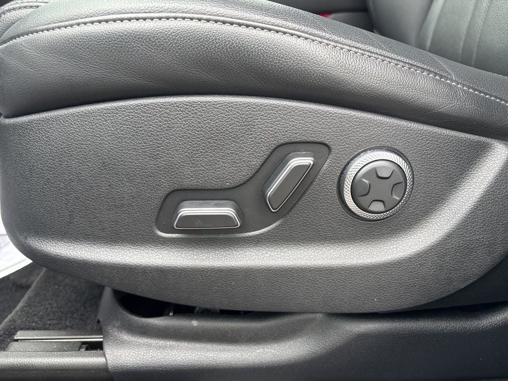 2025 Genesis GV80 2.5T