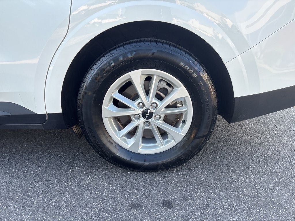 2024 Kia Carnival LX