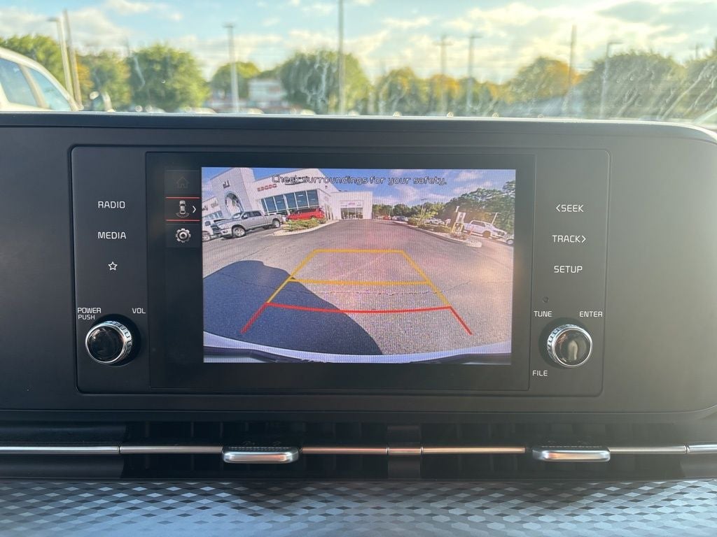 2024 Kia Carnival LX