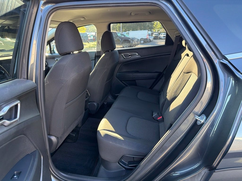 2023 Kia Sportage Hybrid LX