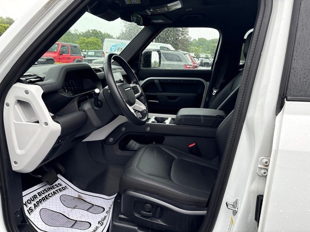 2025 Land Rover Defender 110 S