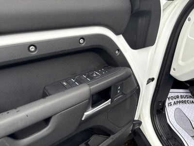 2025 Land Rover Defender 110 S