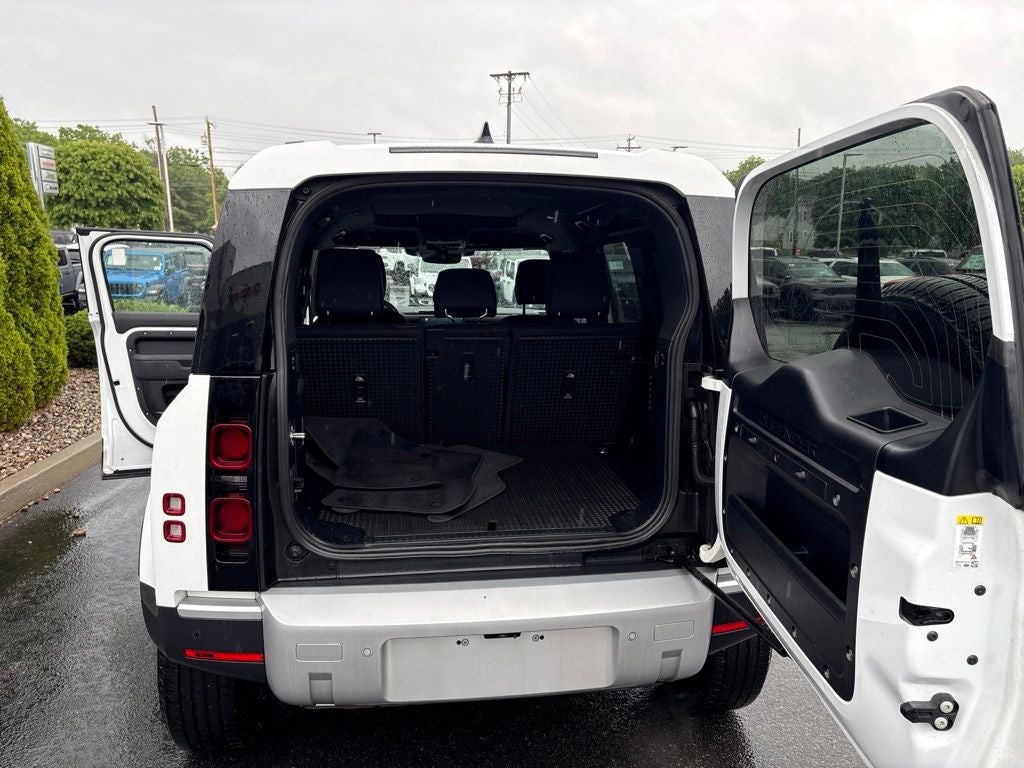 2025 Land Rover Defender 110 S