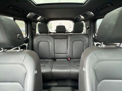 2025 Land Rover Defender 110 S