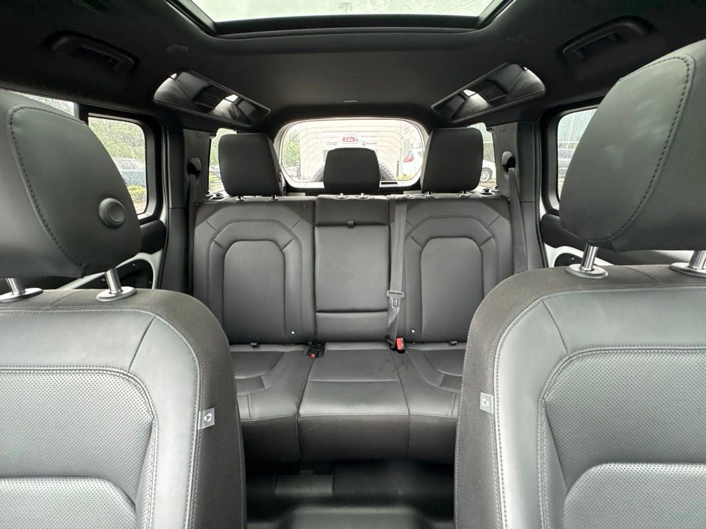 2025 Land Rover Defender 110 S