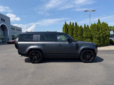 2025 Land Rover Defender 130 V8