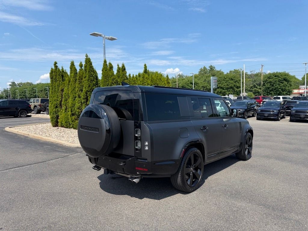 2025 Land Rover Defender 130 V8