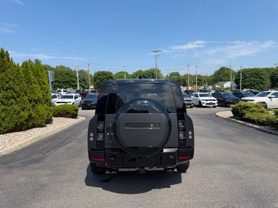 2025 Land Rover Defender 130 V8