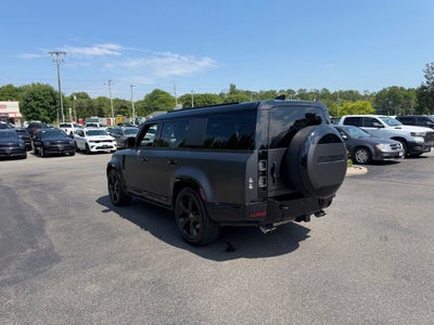 2025 Land Rover Defender 130 V8