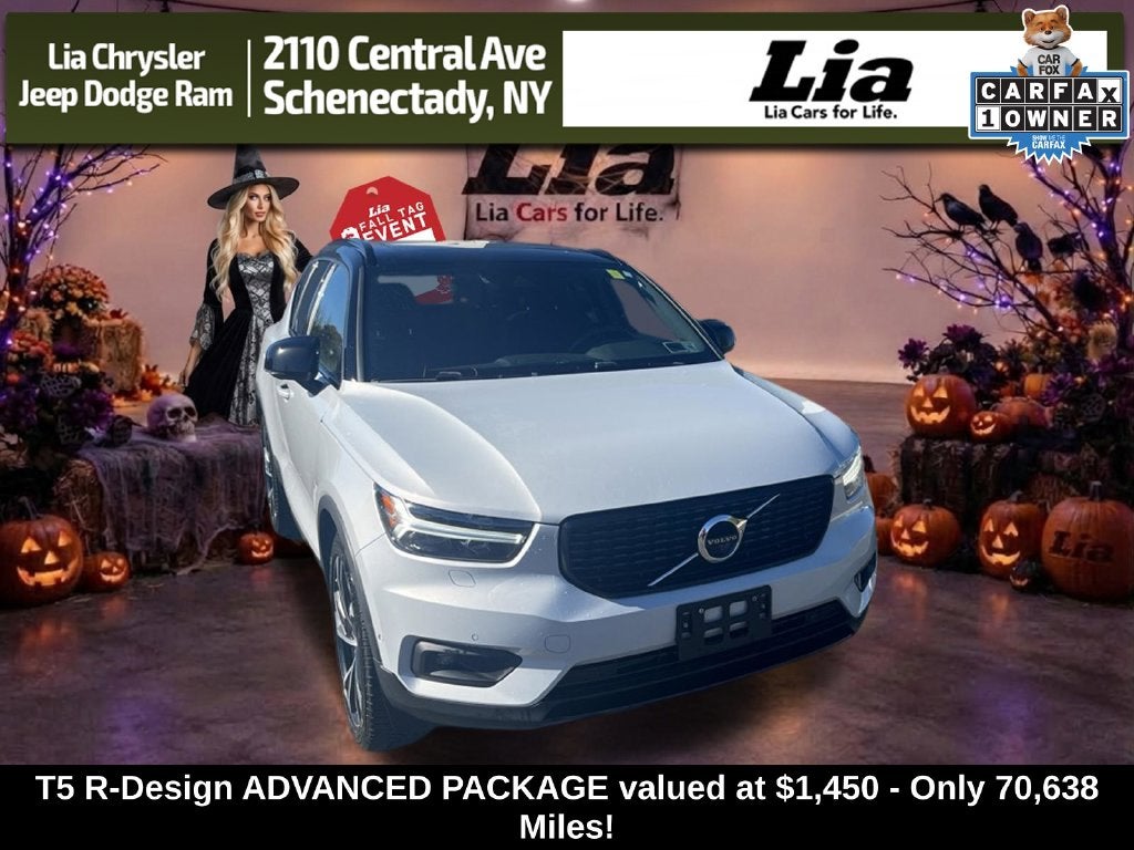 2022 Volvo XC40 R-Design