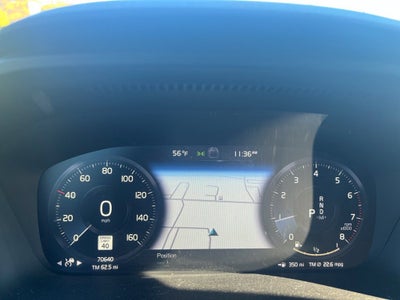 2022 Volvo XC40 R-Design
