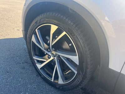 2022 Volvo XC40 R-Design