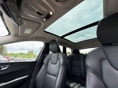 2021 Volvo XC60 T6 Momentum